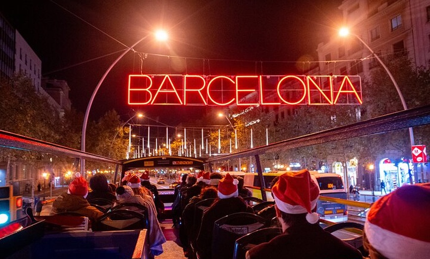Image 14: Tour en autobús por las luces de Navidad de Barcelona