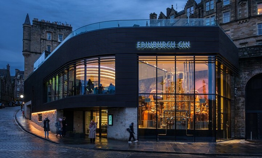 Image 5: Edinburgh Gin Distillery Making Experience