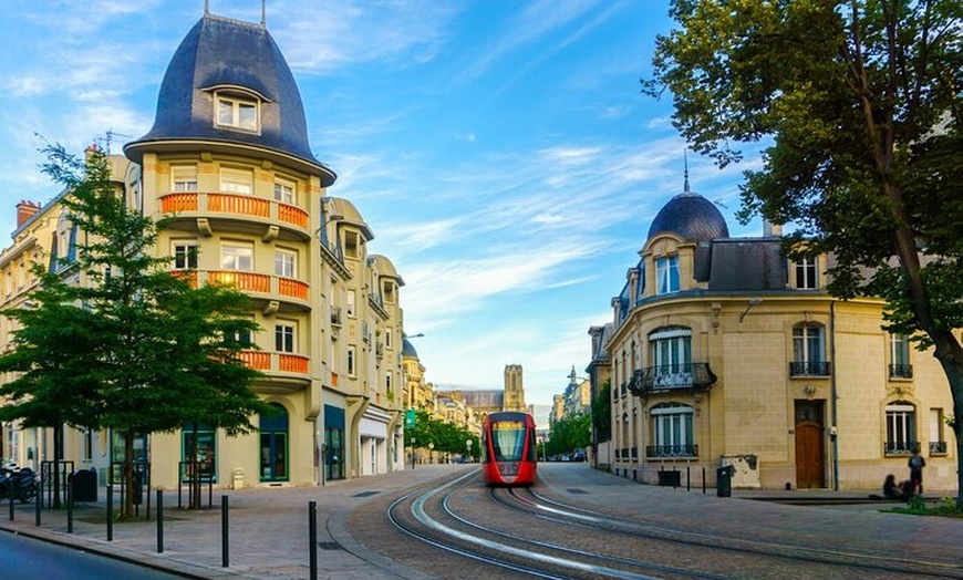 Image 4: Explorez Reims en 60 minutes avec un Local