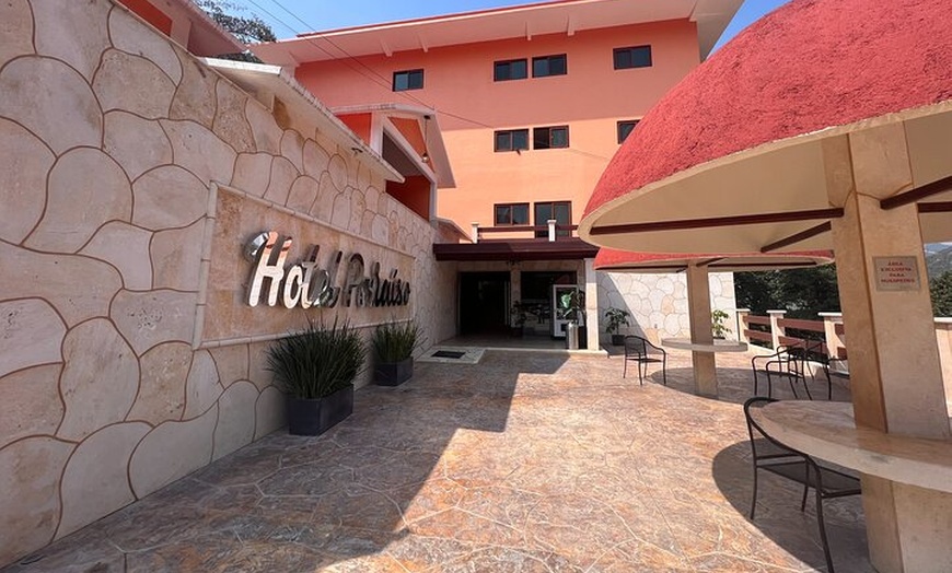 Image 4: 2 Days in Hot Springs Tolantongo Hotel and Private Transportation