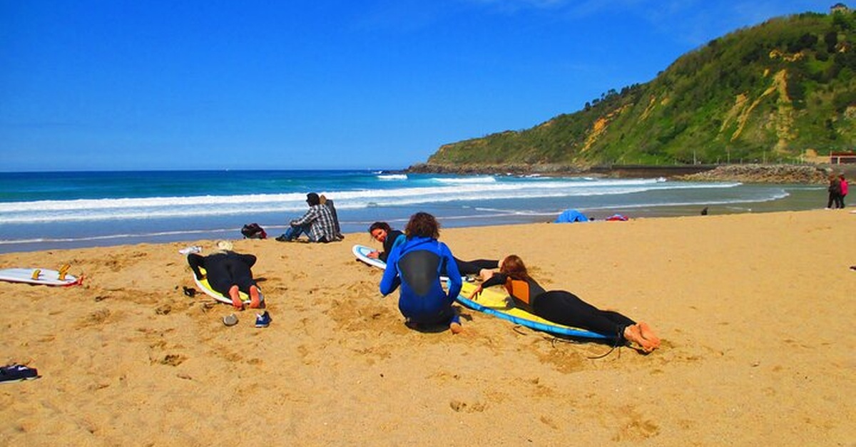 Viaje de surf al País Vasco desde Donostia