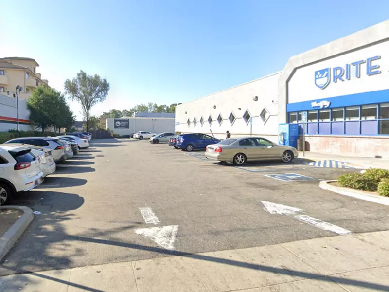 Parking at 1038 E. Colorado Blvd. Lot