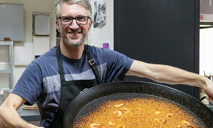 Image 7: Clase de Paella y Sangria con Tapas y Visita al Mercado
