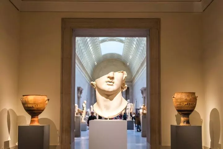 Guided tour of the Metropolitan Museum of Art - Second Medium