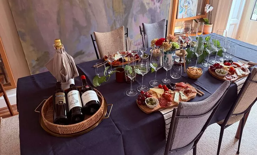 Image 1: Vinos y maravillas: Una cata española en una galería de arte privada