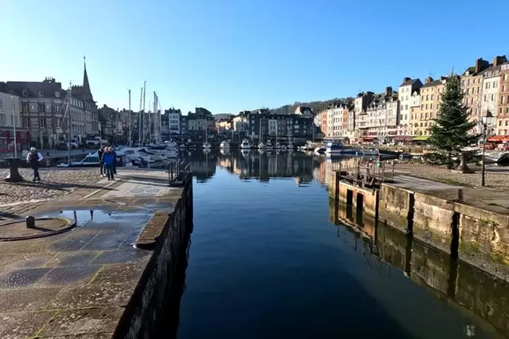 Excursion d'une journée à Étretat et Honfleur au départ de Paris Pe...