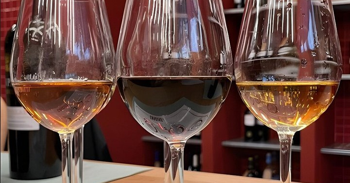 Experiencia de cata de jerez autoguiada en Sevilla