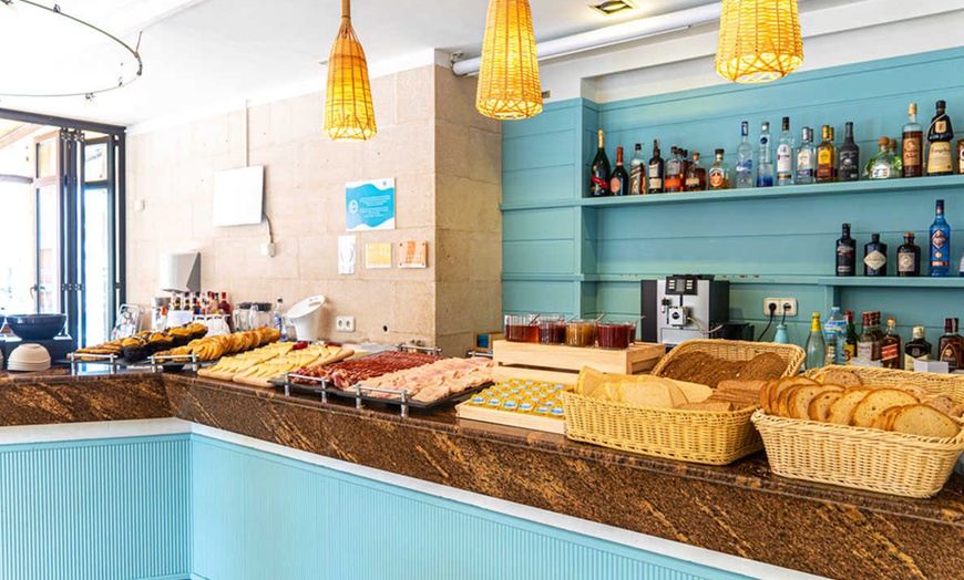 Image 9: ✈ IBIZA | Bahía de Sant Antoni - Rosamar Ibiza Hotel 3* - Appart'hôtel