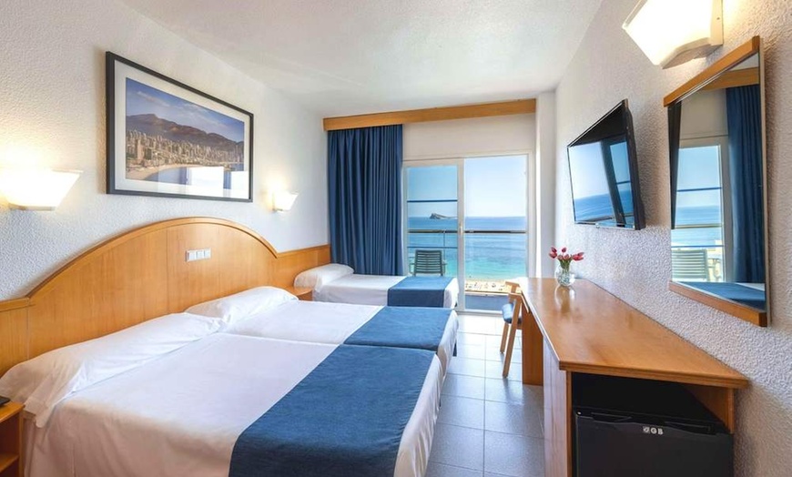 Image 5: ✈ COSTA BLANCA | Benidorm - Hotel Poseidon Playa 3*, 3 nachten - Bu...