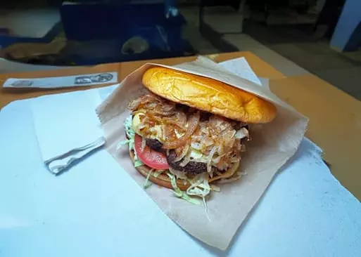 5% Cash Back at Burger By Day