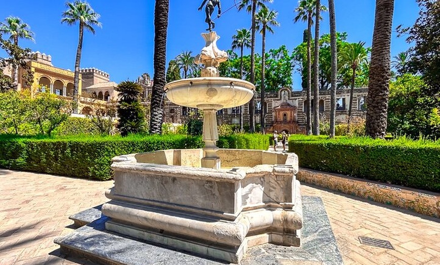 Image 4: Visita guiada privada al Alcázar y la Catedral de Sevilla