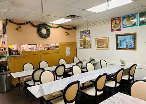 5% Cash Back at Fresh & Savory Deli & Grill