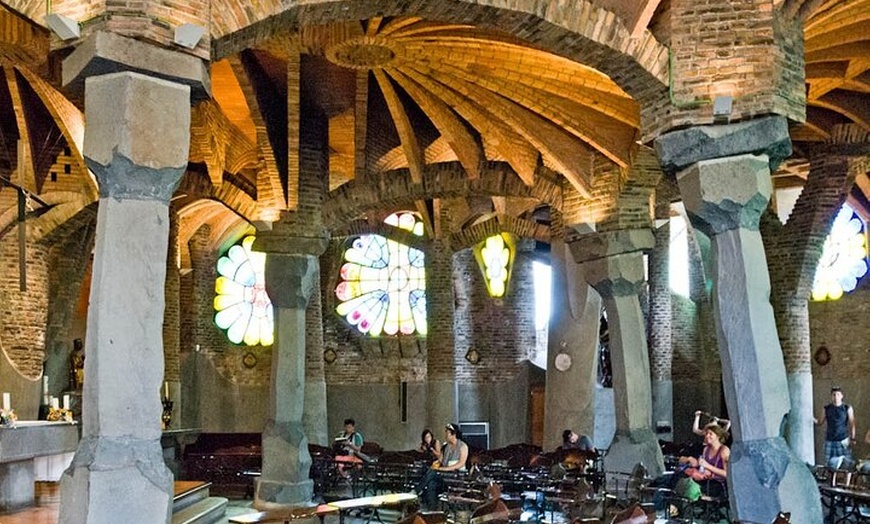 Image 10: Gaudí Unveiled & Premium Wine Escape - Tour Privado