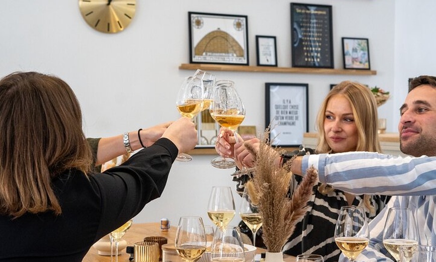 Image 1: Matinée dégustation et atelier autour du Champagne à Reims