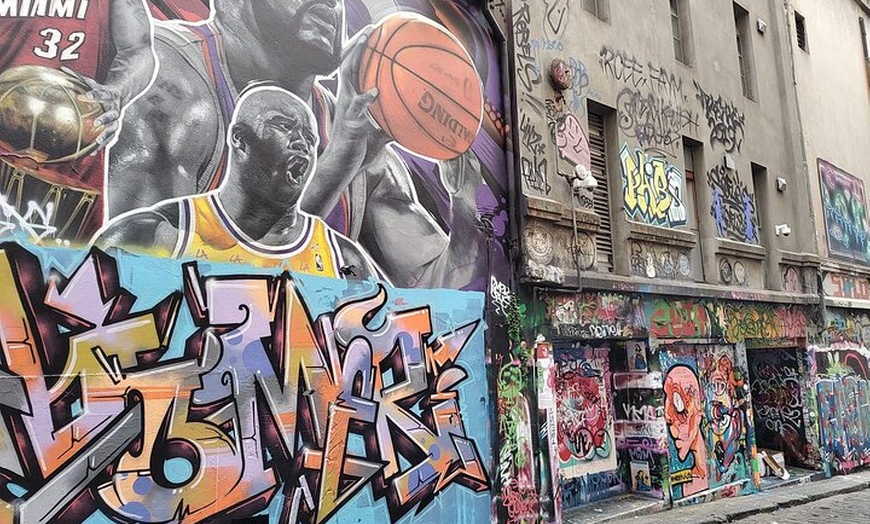 Image 3: Melbourne City Tour with Italian Guide