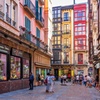 Image 2: Recorrido a Pie Histórico por Bilbao en Grupo Reducido