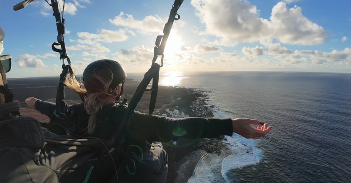 Vuelo en parapente en Lanzarote con Venturi Paragliding