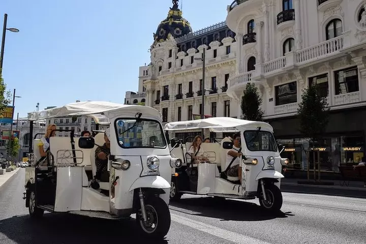 Madrid Recorrido Destacado por la Ciudad en Tuk Tuk Eléctrico - Second Medium