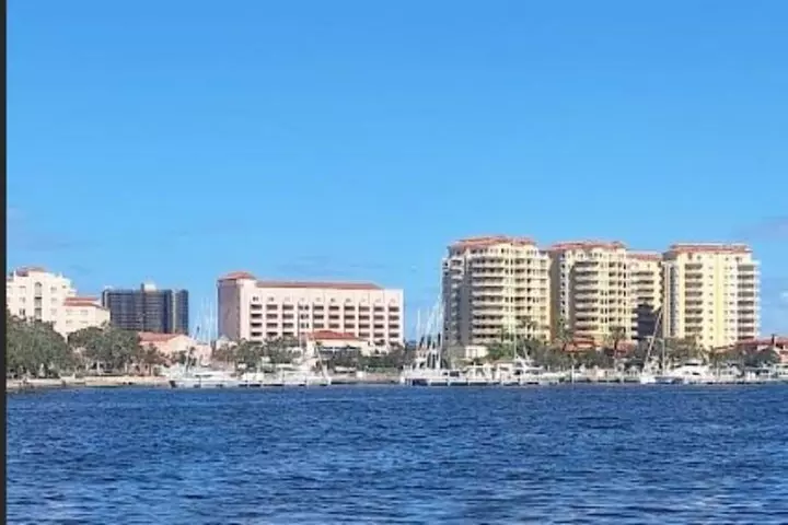 Taste of Downtown St. Petersburg: A Walking and Food Tour