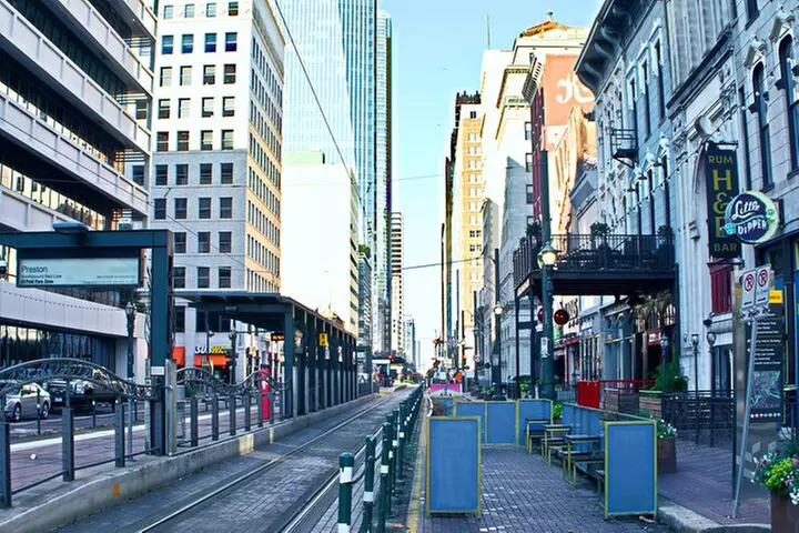 75 Min Best of Houston tour Small-Group