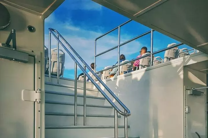 Lanzarote: billete de barco ida y vuelta a La Graciosa con wifi