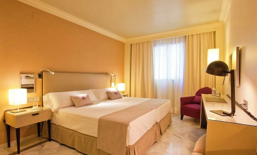 Image 2: ✈ ANDALUSIË | - Vincci Albayzin 4*, 3 nachten - City break