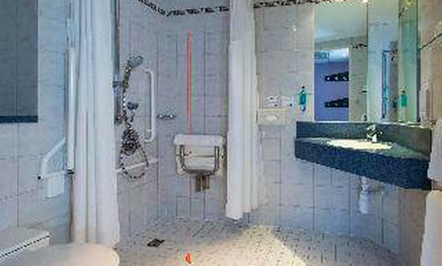 Image 33: ✈ WIELKA BRYTANIA | Londyn - Holiday Inn Express London - Wandswort...