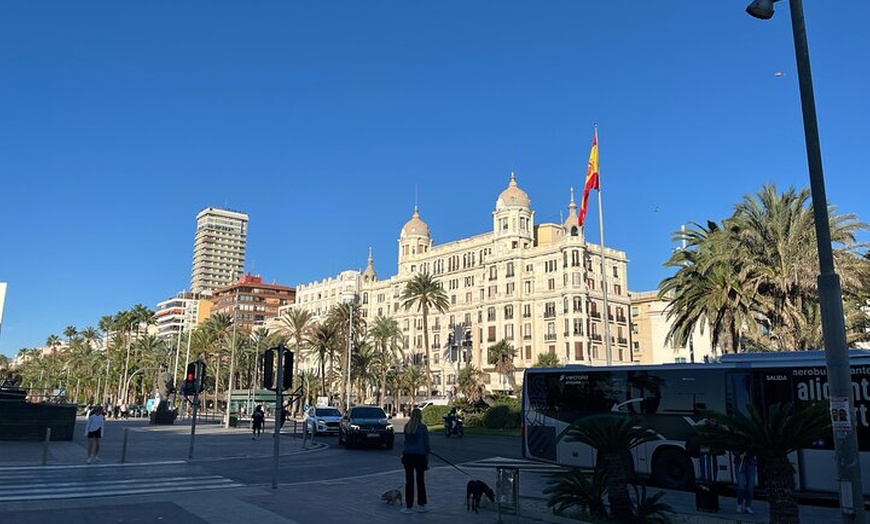Image 22: Alicante destaca tour para pasajeros de crucero con recogida en puerto