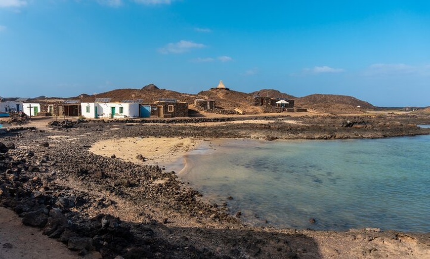 Image 4: Contraste de Fuerteventura con ferry opcional a Isla de Lobos