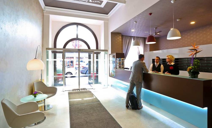 Image 5: ✈ RÉPUBLIQUE TCHÈQUE | Prague - Hotel Atlantic 3*, 2 nuit - Découverte