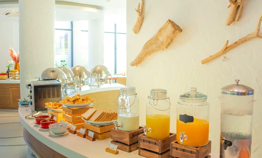 Image 23: ✈ THAÏLANDE DU SUD | Phuket - Bandara Beach Resort Phuket 4* - Bord...