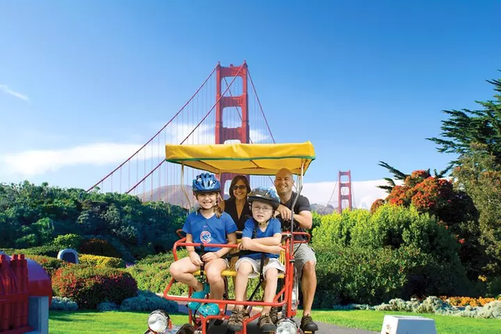 San Francisco: Surrey Ride Along the Scenic Marina Waterfront
