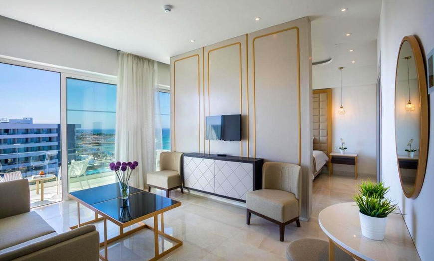 Image 4: ✈ CYPR | Protaras - Constantinos The Great Beach Hotel 5* - Naprzec...