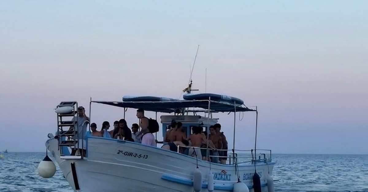 Tour en barco tradicional por la Costa Brava desde Girona