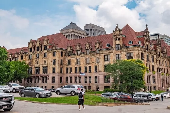 Best of St. Louis Small Group Tour w/St Louis Arch & River Cruise