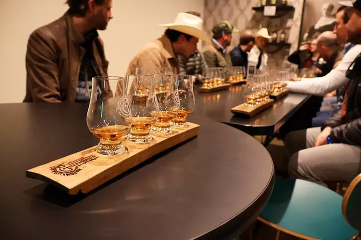 Tennessee Whiskey Experience: Bus Tour with 11+ Whiskey Tastings