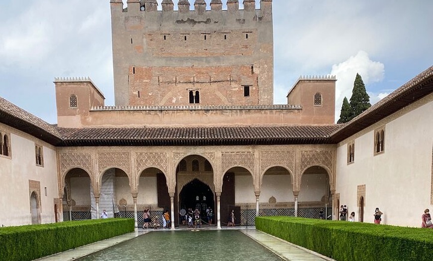Image 29: Entradas de La Alhambra con Palacios Nazaríes +Tren Turístico