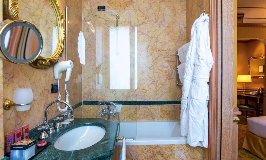 Image 7: ✈ ITALIA | Roma - River Palace 4* - City break