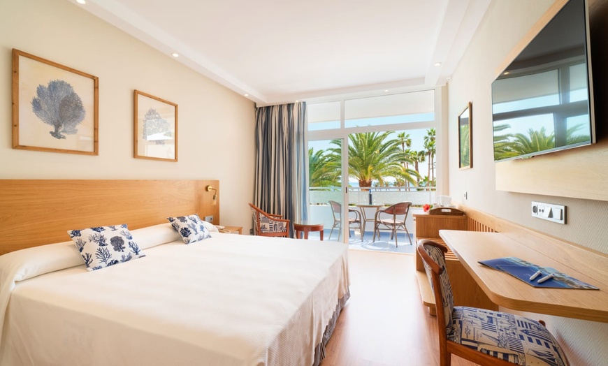 Image 4: ✈ LANZAROTE | Puerto del Carmen - VIK Hotel San Antonio 4* - Bord d...