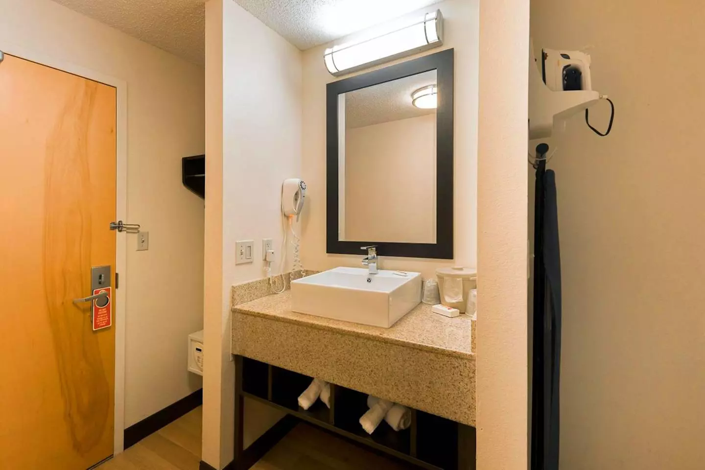 ✈ SPANIEN | Barcelona - Mariano Cubi Aparthotel Barcelona 4*, 2 Näc...