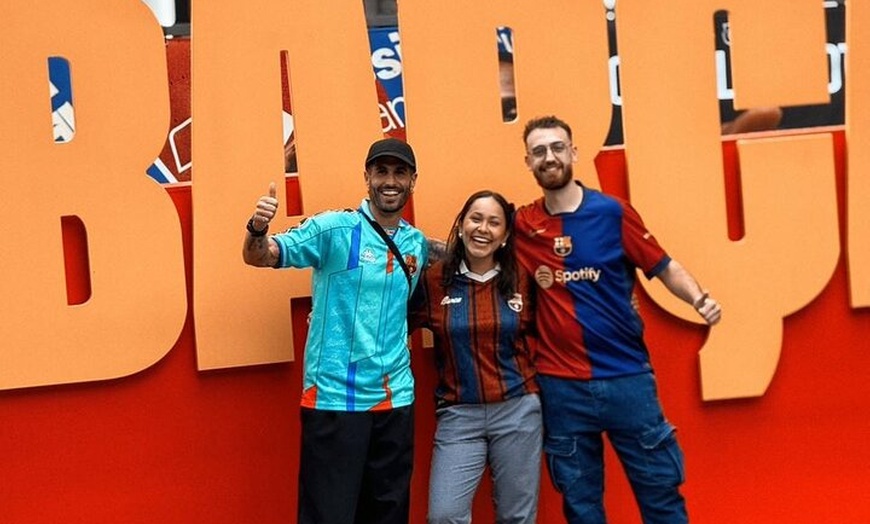 Image 3: Monta en The Barça Spirit y explora los estadios del Barcelona FC e...