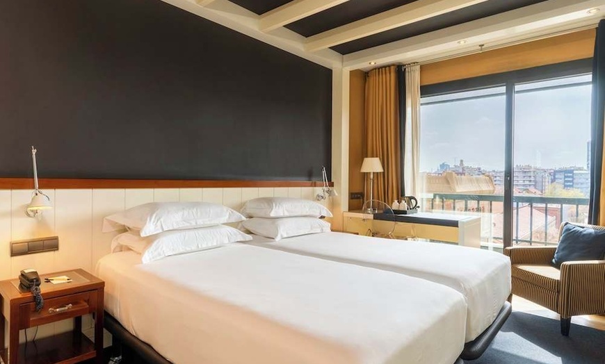 Image 3: ✈ SPAGNA | Barcellona - U232 Hotel 4* - Centro città