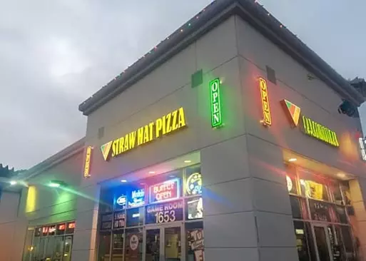 5% Cash Back at Straw Hat Pizza