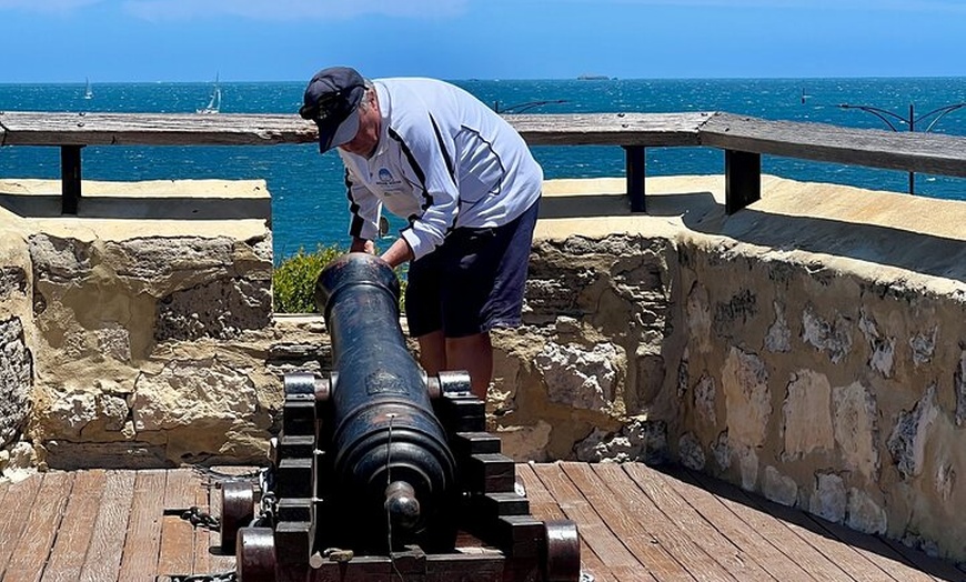 Image 12: Perth Wide Sightseeing