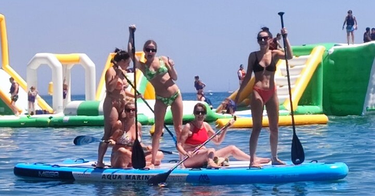 Alquiler de paddle surf gigante para grupos en Fuengirola
