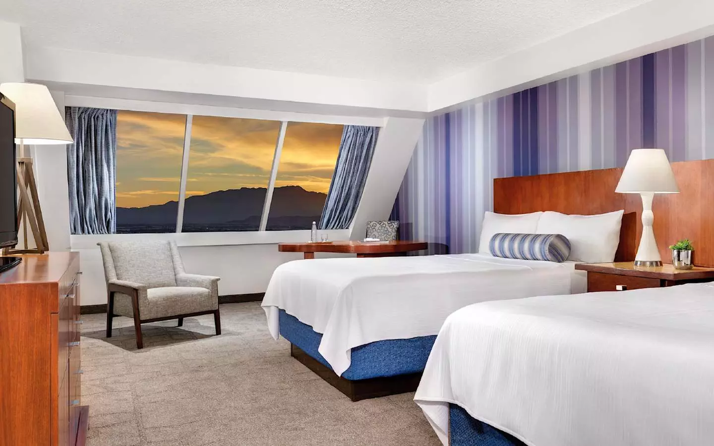 ✈ NEVADA | Las Vegas - The Luxor & Casino 4*, 4 nachten - Stadscentrum