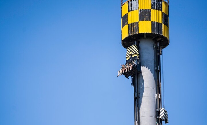 Image 5: Entrada al Parque de Atracciones de Madrid