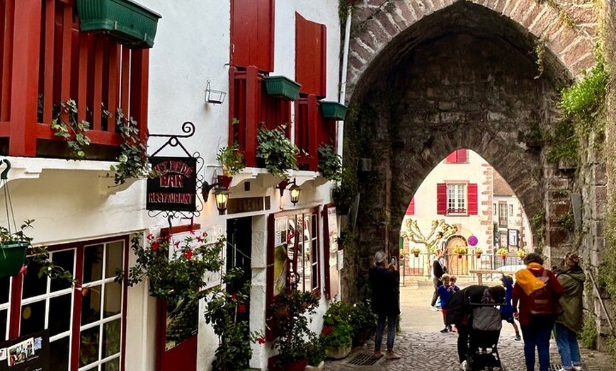 Image 3: Explorez Biarritz: Visite privée de 3 jours en minivan