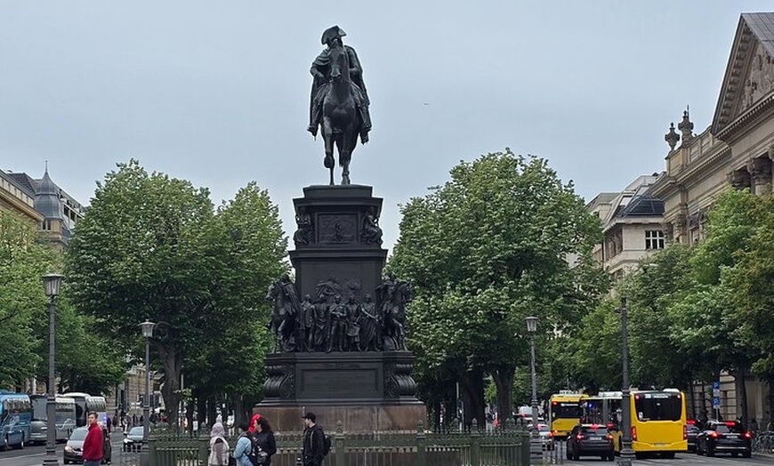 Image 12: Berlin 3 Stündige VIP Segway Tour Ost küsst West + Berliner Guide