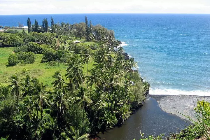 Road to Hana Luxury Limo-Van Tour with Helicopter Flight